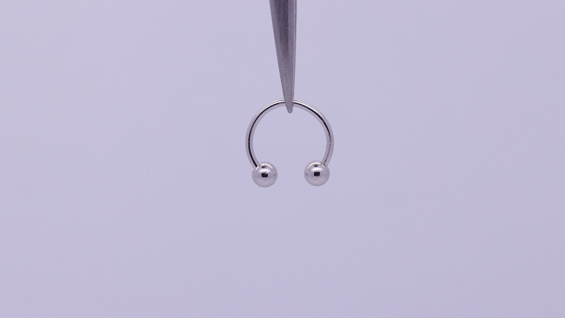 19g septum piercing