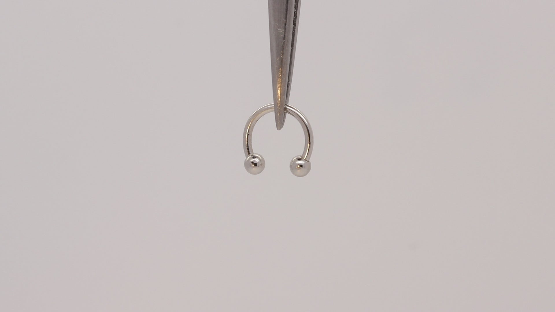 16g septum piercing
